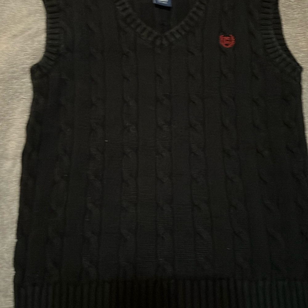 Chaps Boy’s Size M (12-14)Cable Knit Sweater Vest.